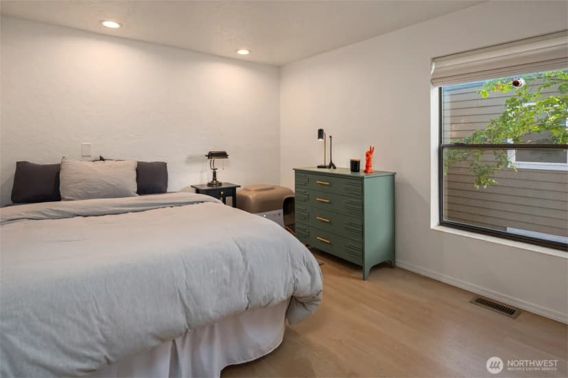 Property photo for 1627 California Avenue Sw #2, Seattle photo 20