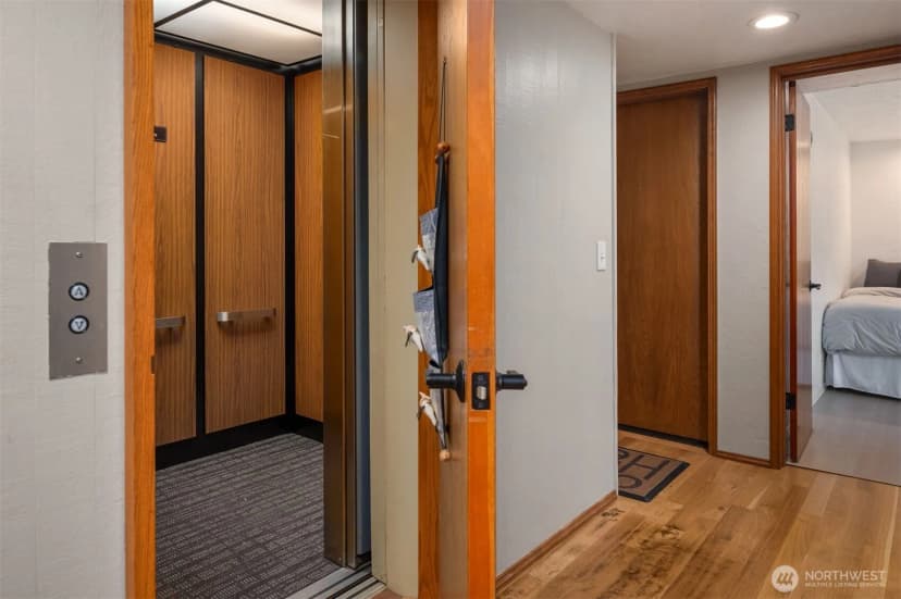 Property photo for 1627 California Avenue Sw #2, Seattle photo 23
