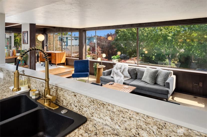 Property photo for 1627 California Avenue Sw #2, Seattle photo 13