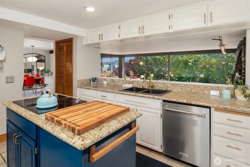 Property photo for 1627 California Avenue Sw #2, Seattle photo 15