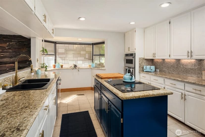 Property photo for 1627 California Avenue Sw #2, Seattle photo 14