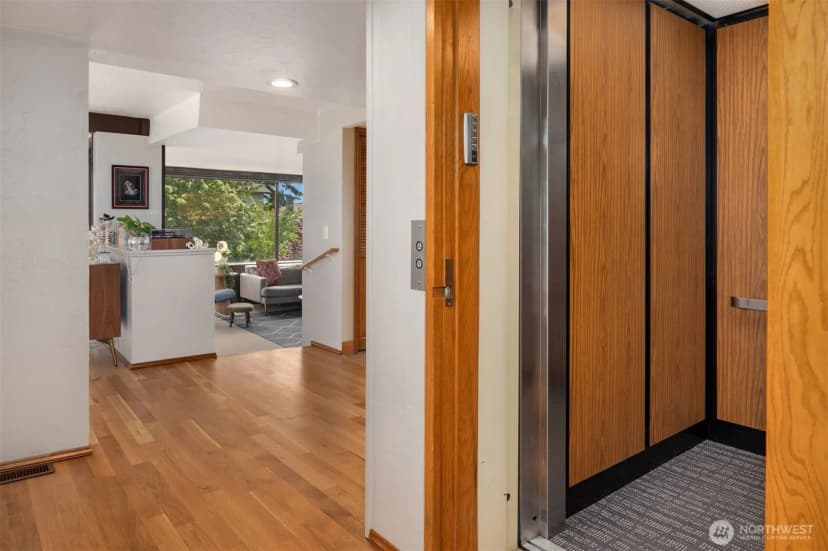 Property photo for 1627 California Avenue Sw #2, Seattle photo 22