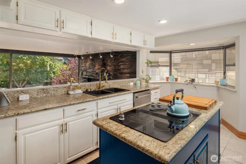 Property photo for 1627 California Avenue Sw #2, Seattle photo 12