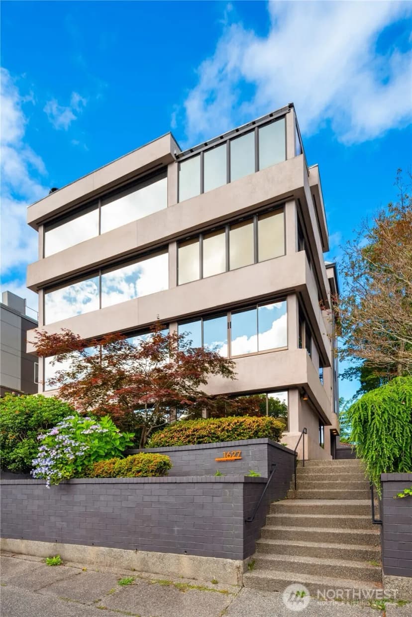 Property photo for 1627 California Avenue Sw #2, Seattle photo 30