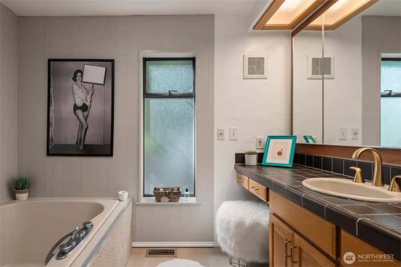 Property photo for 1627 California Avenue Sw #2, Seattle photo 19