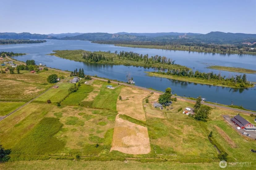 Property photo for 411 W Birnie Slough Road, Cathlamet photo 9