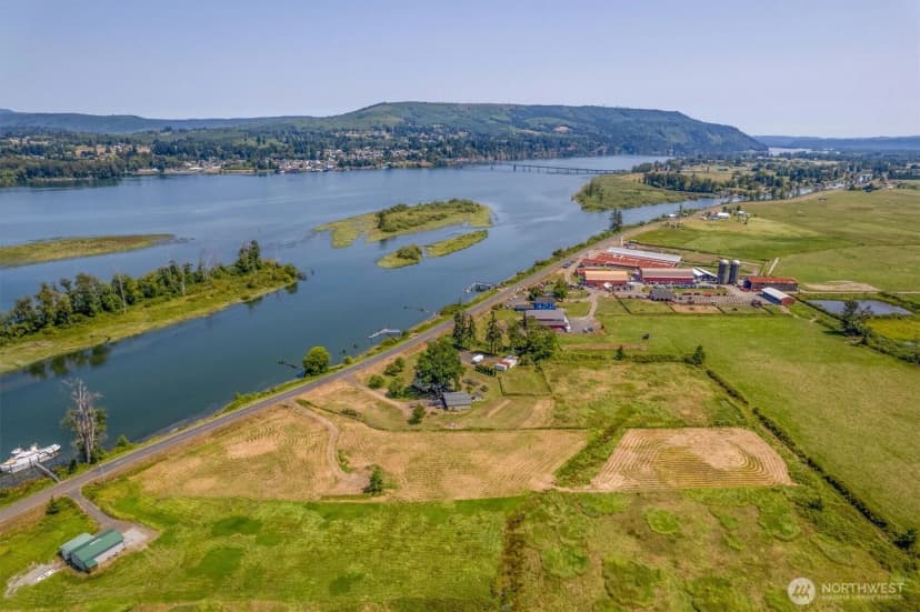 Property photo for 411 W Birnie Slough Road, Cathlamet photo 6