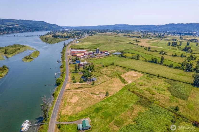 Property photo for 411 W Birnie Slough Road, Cathlamet photo 5