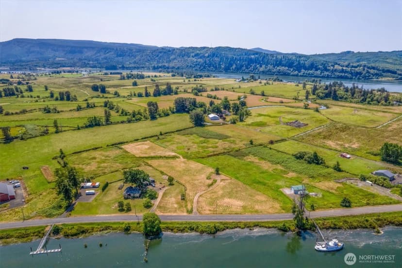 Property photo for 411 W Birnie Slough Road, Cathlamet