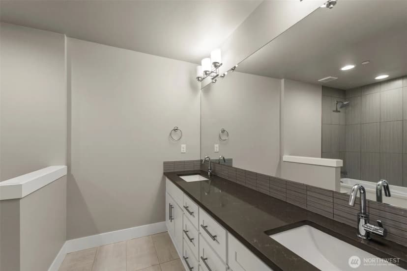 Property photo for 15204 Greenwood Avenue N, Shoreline photo 26