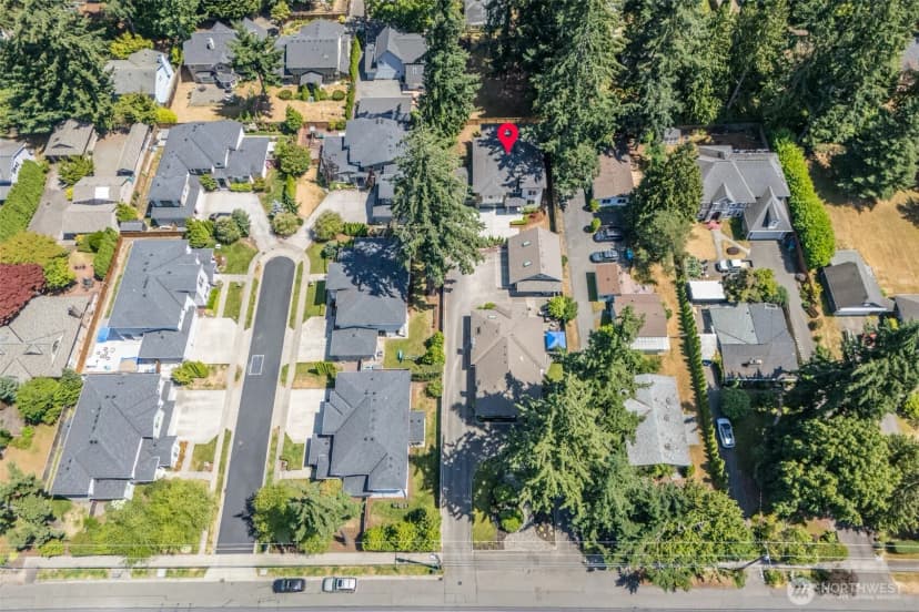 Property photo for 15204 Greenwood Avenue N, Shoreline photo 33