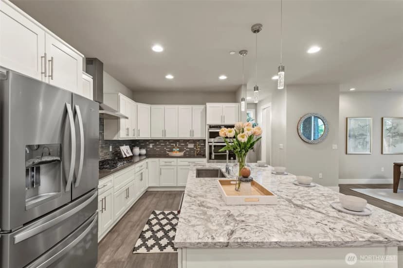 Property photo for 15204 Greenwood Avenue N, Shoreline photo 8