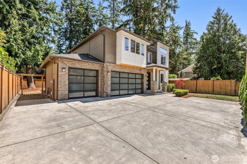 Property photo for 15204 Greenwood Avenue N, Shoreline photo 32