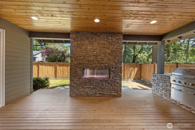 Property photo for 15204 Greenwood Avenue N, Shoreline photo 5