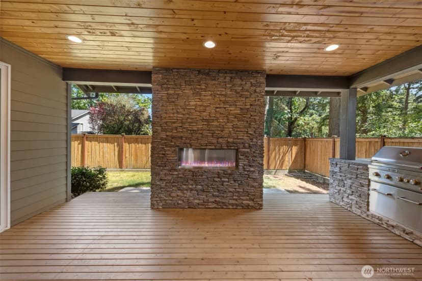 Property photo for 15204 Greenwood Avenue N, Shoreline photo 5