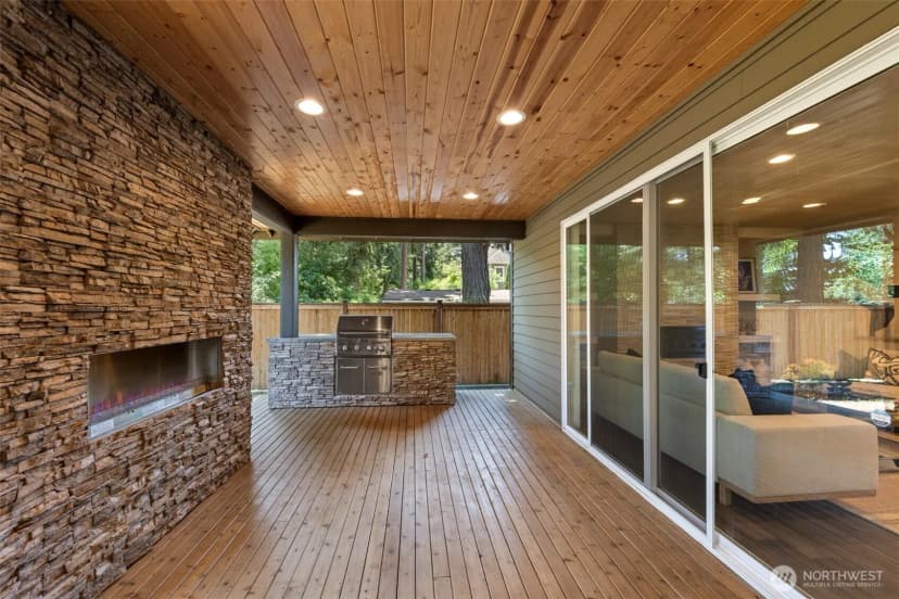 Property photo for 15204 Greenwood Avenue N, Shoreline photo 4