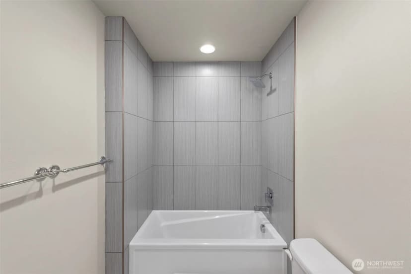 Property photo for 15204 Greenwood Avenue N, Shoreline photo 27