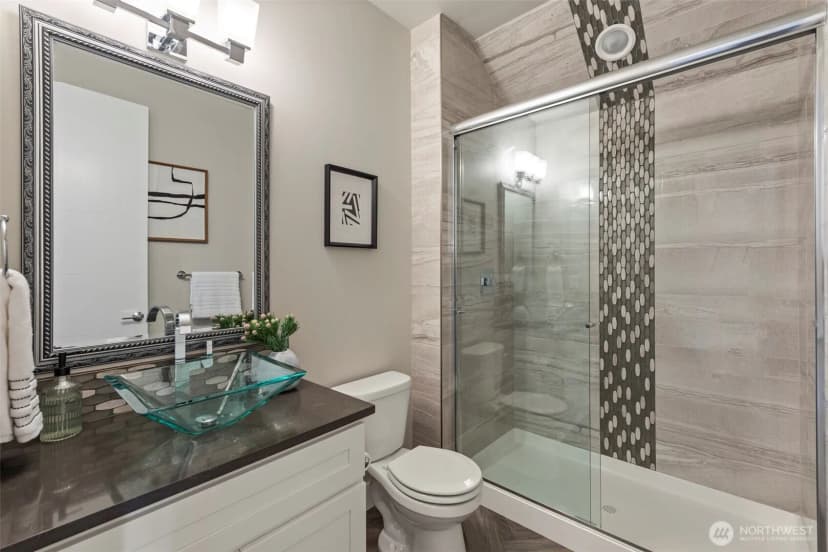Property photo for 15204 Greenwood Avenue N, Shoreline photo 14