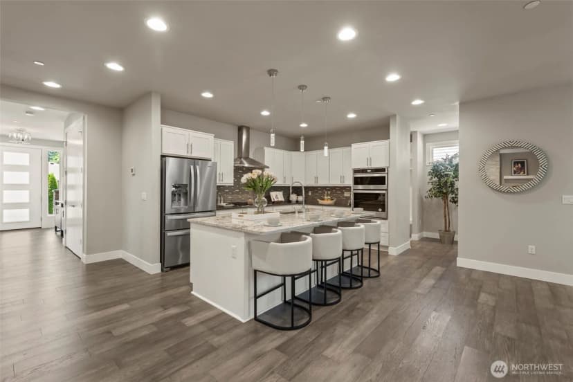 Property photo for 15204 Greenwood Avenue N, Shoreline photo 7