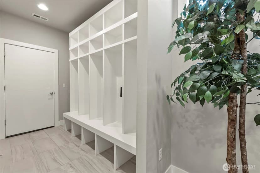 Property photo for 15204 Greenwood Avenue N, Shoreline photo 12