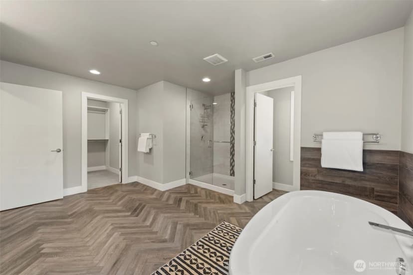 Property photo for 15204 Greenwood Avenue N, Shoreline photo 21