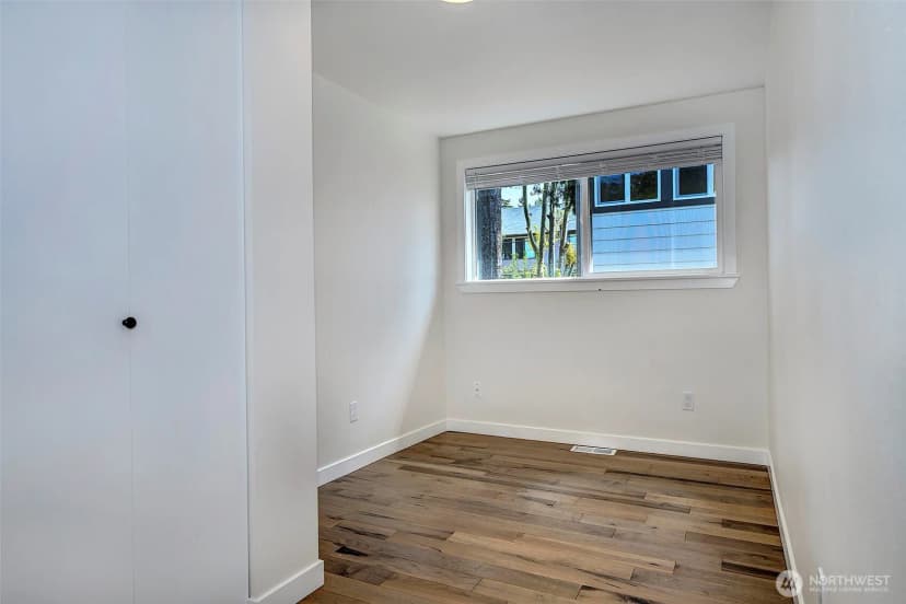 Property photo for 3806 35th Avenue W #unit 1, Seattle photo 11