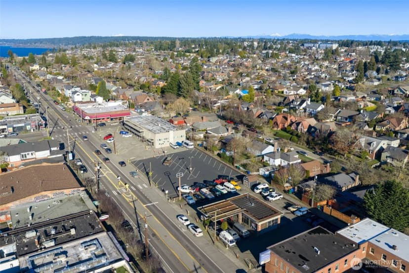 Property photo for 7724 24th Avenue Nw, Seattle photo 4