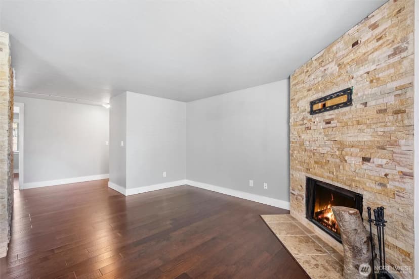 Property photo for 12404 E Gibson Road #m202, Everett photo 10