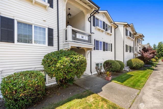 Property photo for 12404 E Gibson Road #m202, Everett photo 2