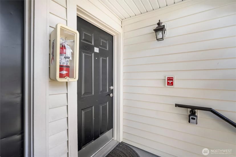 Property photo for 12404 E Gibson Road #m202, Everett photo 4