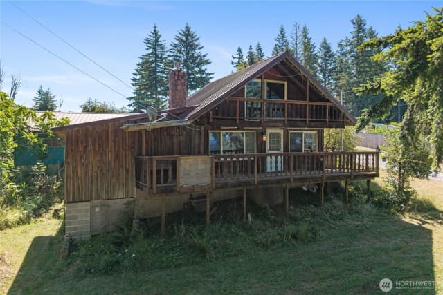 Property photo for 110 Alder Street E, Eatonville photo 2
