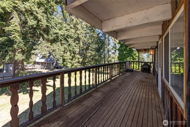 Property photo for 110 Alder Street E, Eatonville photo 3