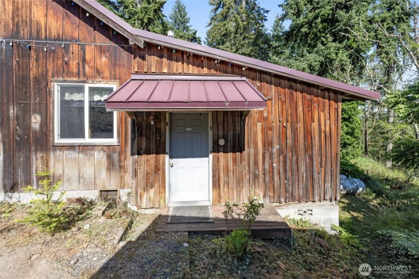 Property photo for 110 Alder Street E, Eatonville photo 31