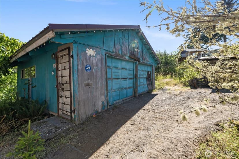 Property photo for 110 Alder Street E, Eatonville photo 32