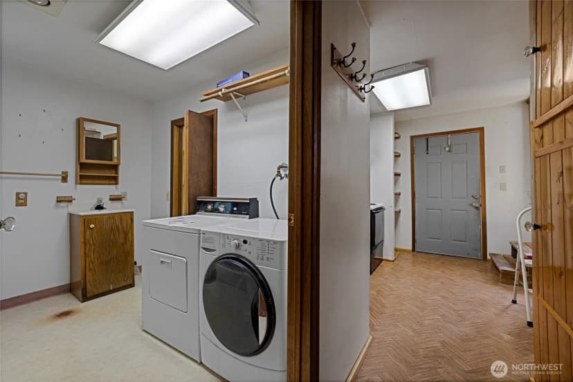 Property photo for 110 Alder Street E, Eatonville photo 19