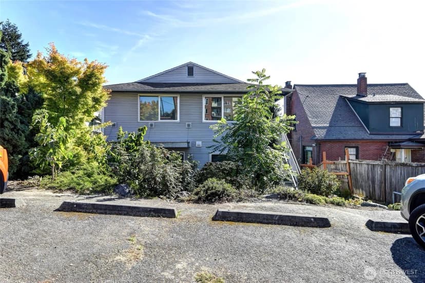 Property photo for 1822 S King Street #a-d, Seattle photo 4