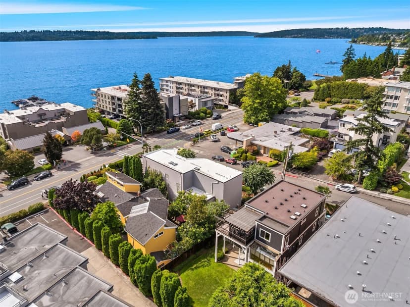 Property photo for 10117 Ne 64th Street, Kirkland photo 36