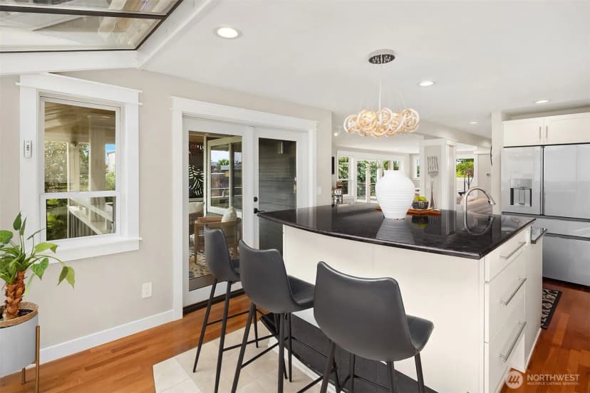 Property photo for 10117 Ne 64th Street, Kirkland photo 13