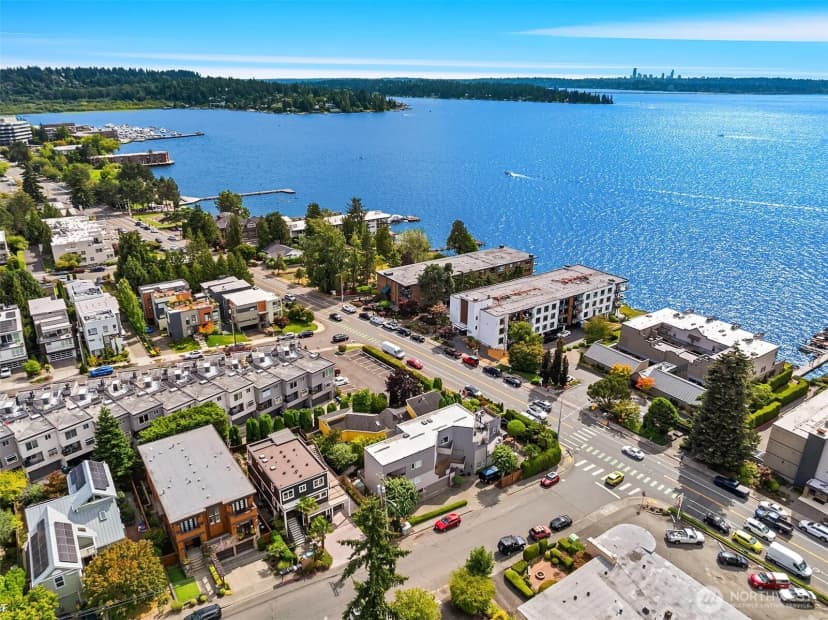 Property photo for 10117 Ne 64th Street, Kirkland photo 37
