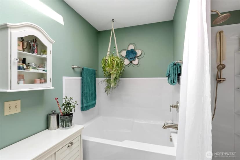 Property photo for 1407 289th Place, Federal Way photo 25