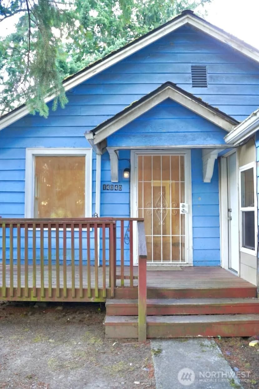 Property photo for 14040 Ashworth Avenue N, Seattle photo 2