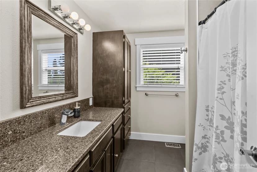 Property photo for 7815 W. Tapps Hwy E, Bonney Lake photo 12