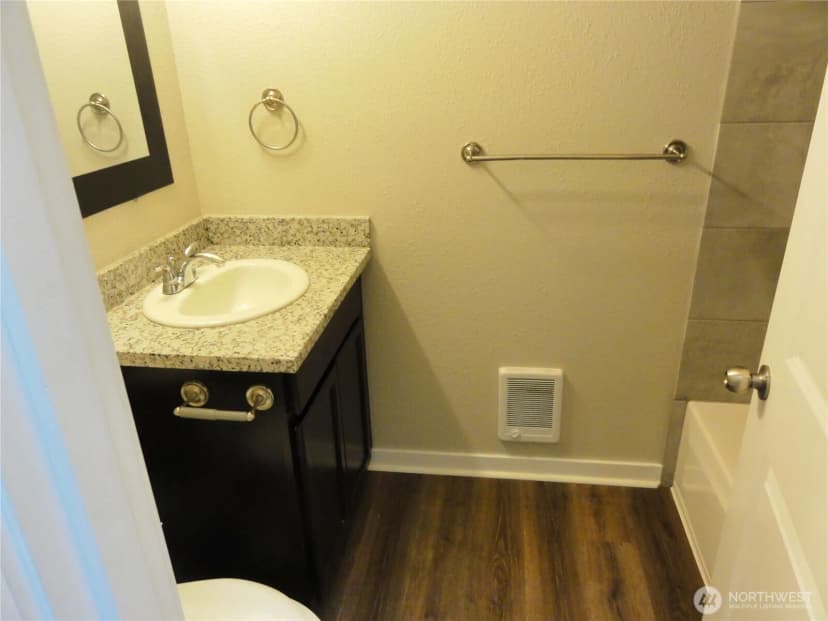 Property photo for 21627 Se 271st Street, Maple Valley photo 10