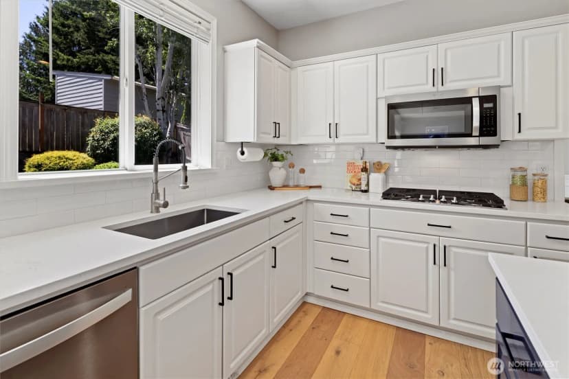 Property photo for 4125 Ne 27th Place, Renton photo 10