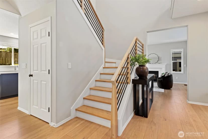 Property photo for 4125 Ne 27th Place, Renton photo 20