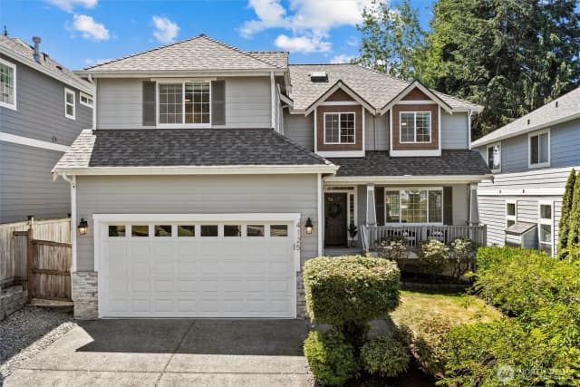 Property photo for 4125 Ne 27th Place, Renton photo 2