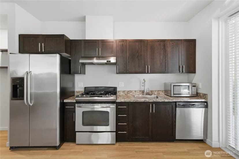 Property photo for 15100 6th Avenue Sw #310, Burien photo 8