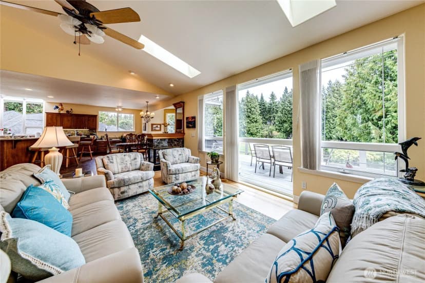 Property photo for 105 14th Court, Sequim photo 6