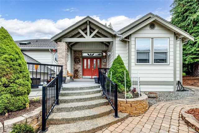 Property photo for 105 14th Court, Sequim