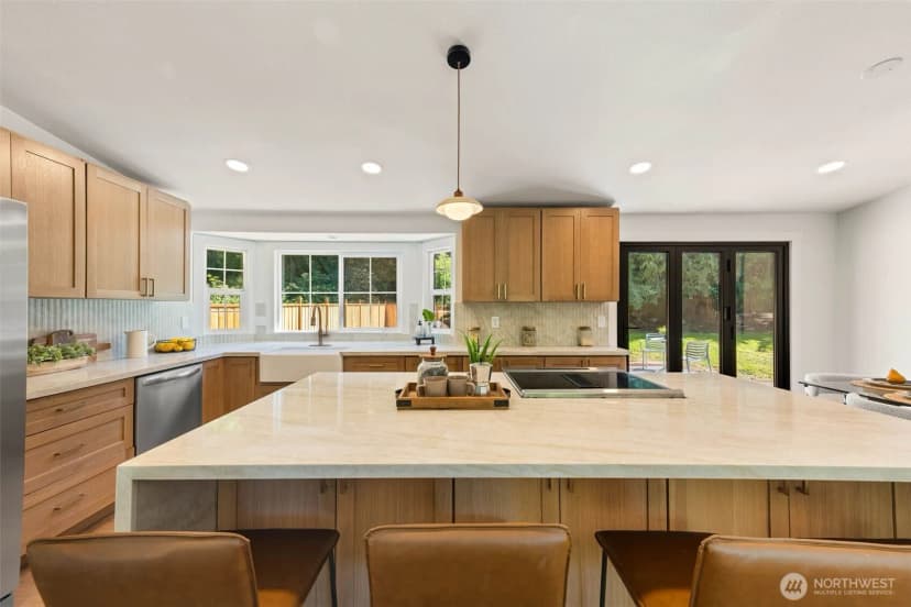Property photo for 8655 Ne 170th Street, Kenmore photo 6